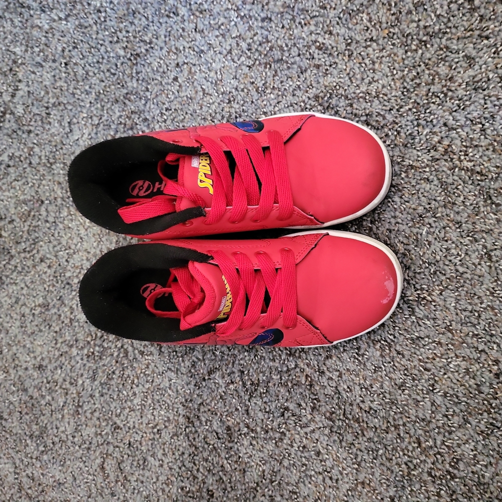 Boys spider man heelys